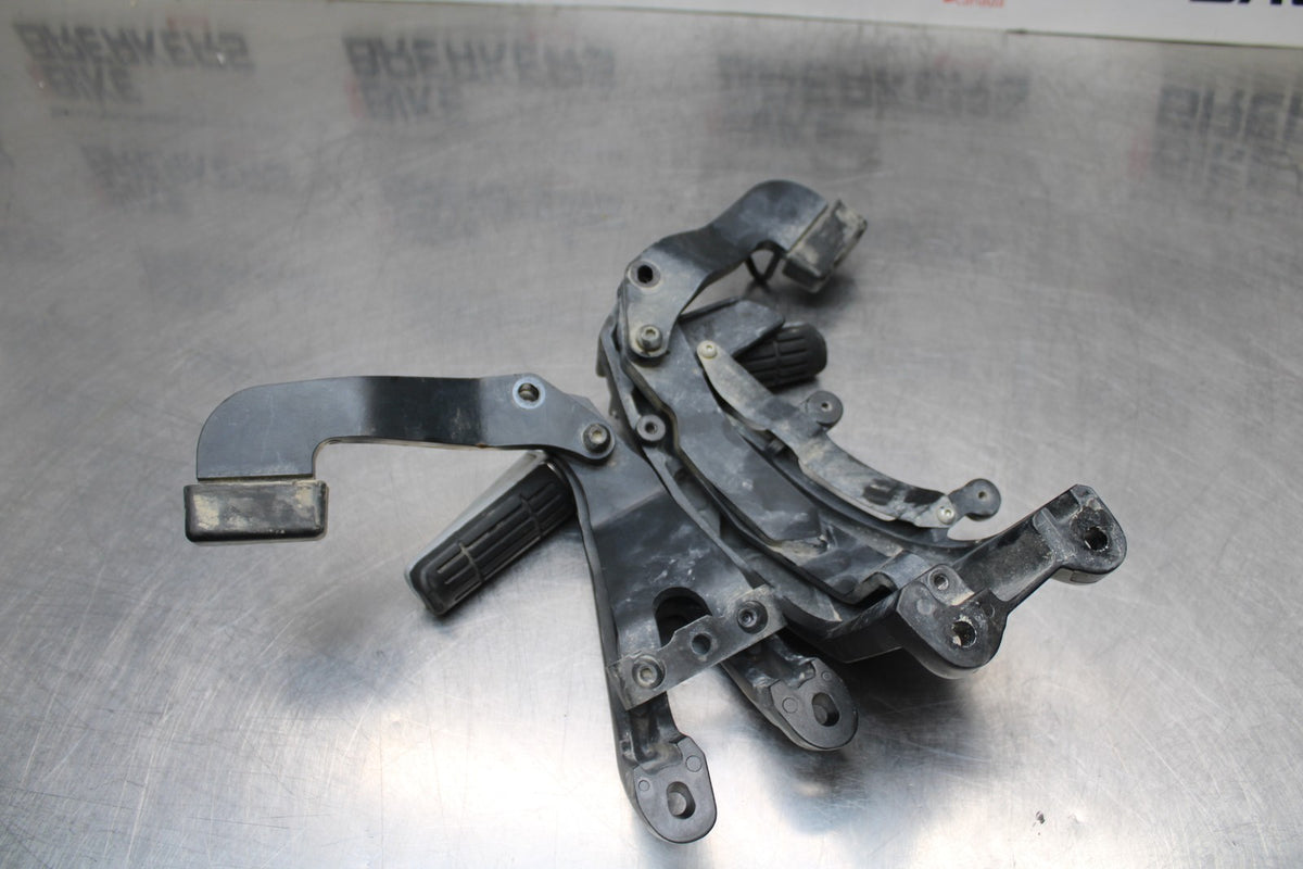 18 YAMAHA SUPER TENERE REAR BACK PASSENGER PEG SET PAIR BB832