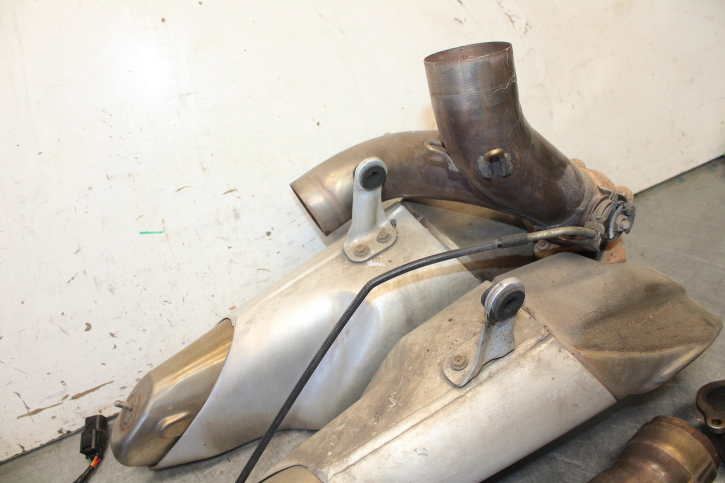 12-15 DUCATI 1199 PANIGALE FULL EXHAUST SYSTEM HEADERS PIPE MUFFLER BB699