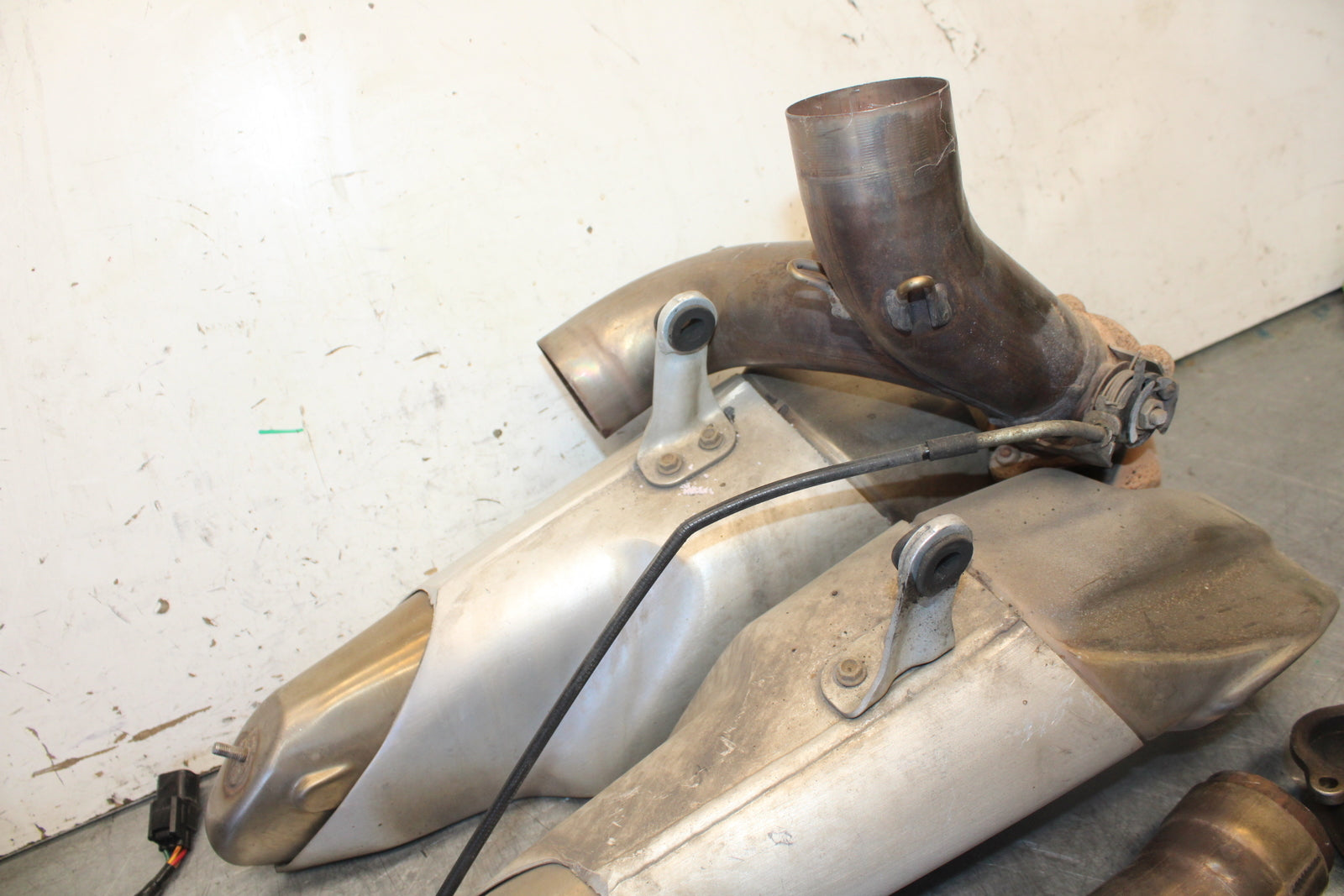 12-15 DUCATI 1199 PANIGALE FULL EXHAUST SYSTEM HEADERS PIPE MUFFLER BB699