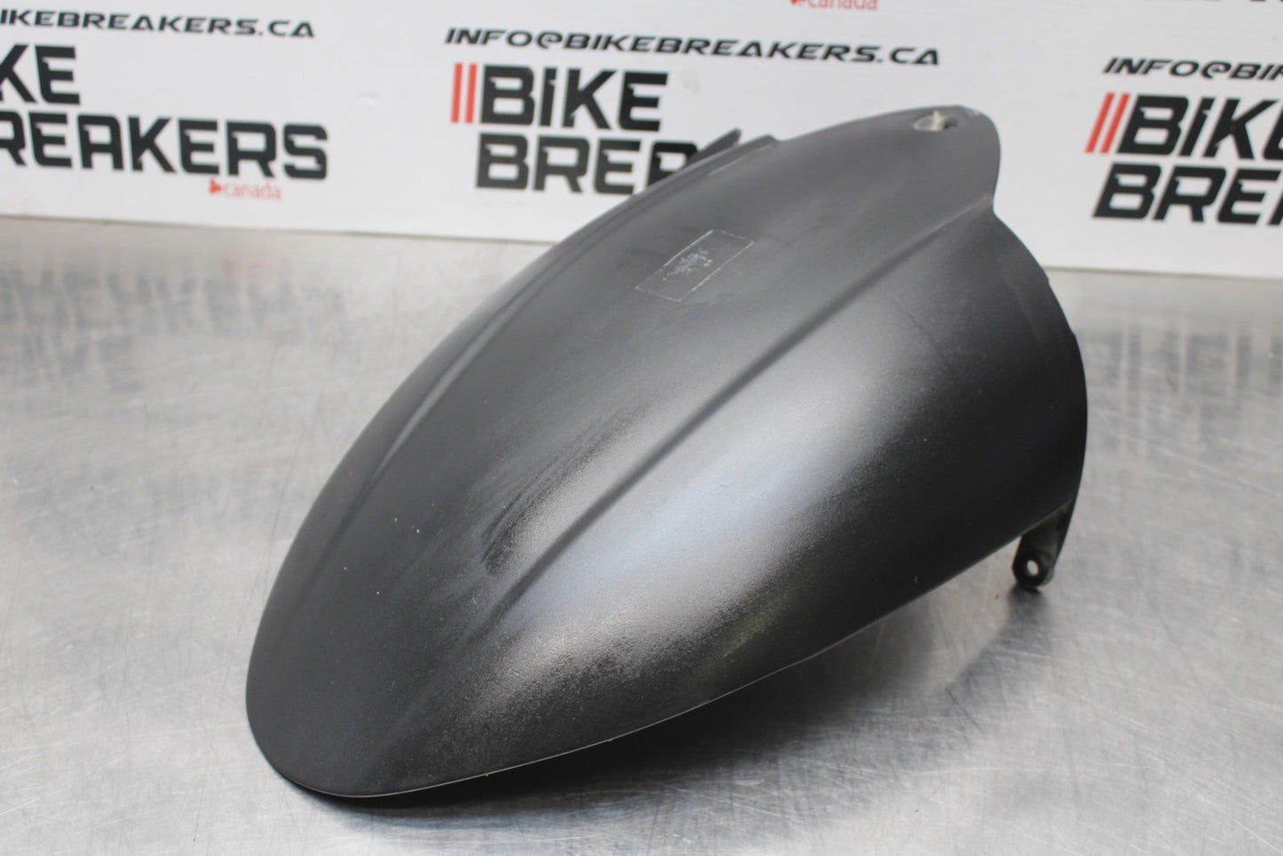 08 KAWASAKI NINJA ZX10R REAR BACK WHEEL TIRE HUGGER FENDER BB201