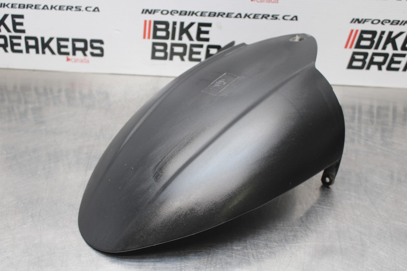 08 KAWASAKI NINJA ZX10R REAR BACK WHEEL TIRE HUGGER FENDER BB201