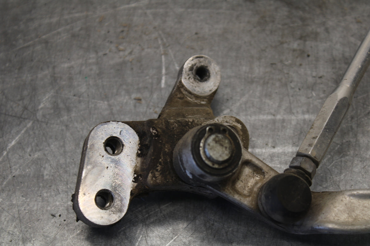 06-07 SUZUKI GSXR 600 SHIFTER LINKAGE SHIFT LINK PEDAL BB694