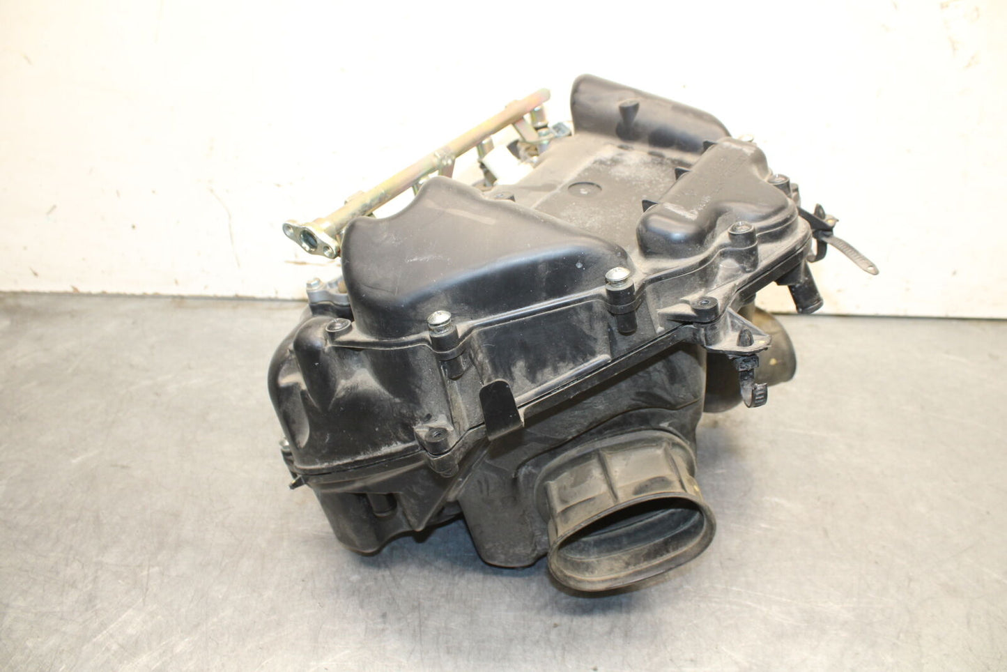 05-06 HONDA CBR600RR AIRBOX AIR INTAKE FILTER BOX  BB689