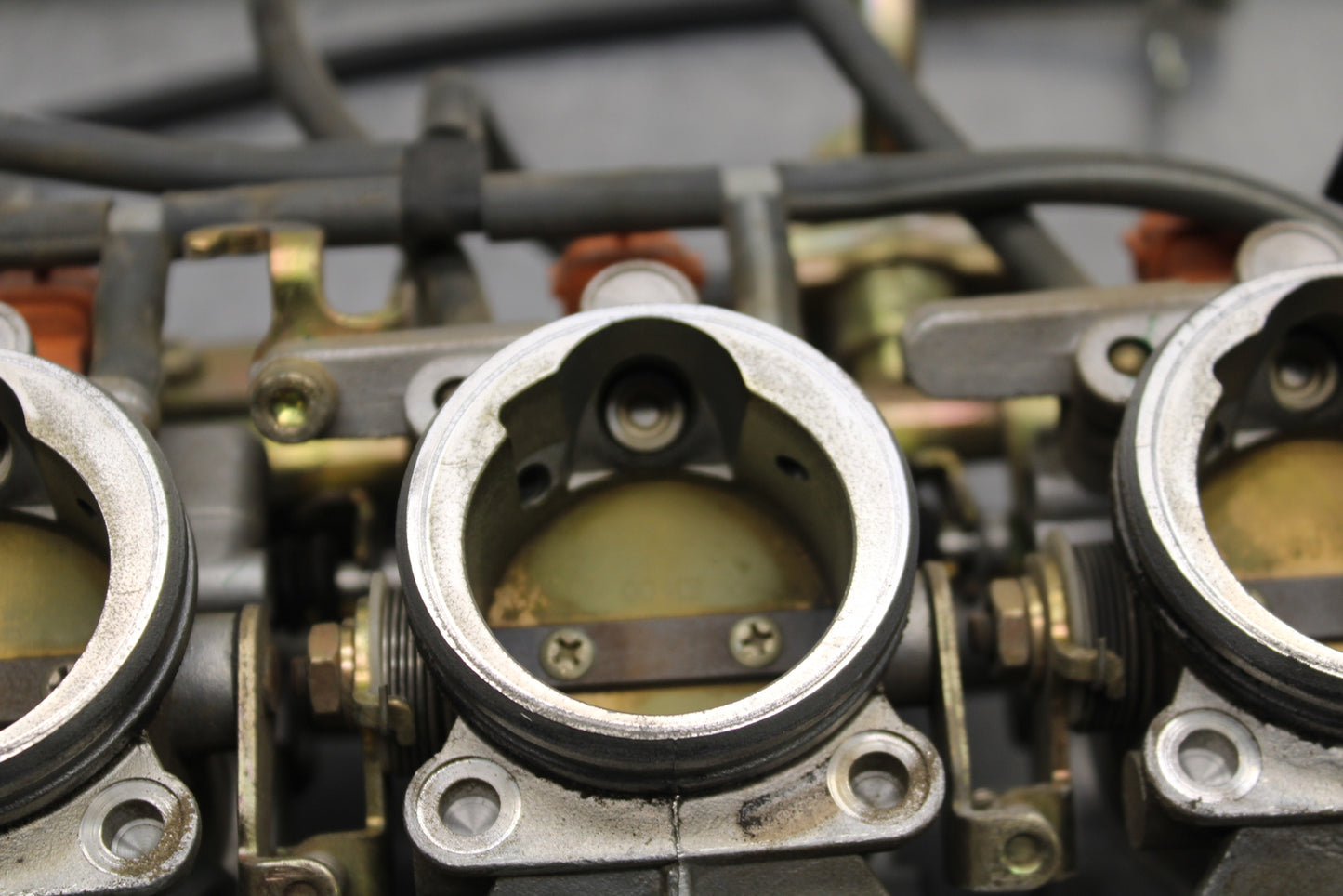 03-05 YAMAHA YZF R6  MAIN FUEL INJECTORS / THROTTLE BODIES BB751