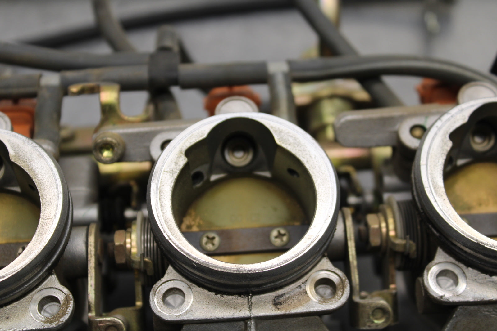03-05 YAMAHA YZF R6  MAIN FUEL INJECTORS / THROTTLE BODIES BB751