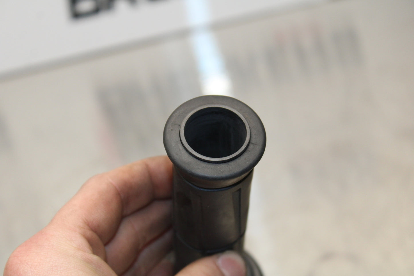 13-17 KAWASAKI NINJA ZX6R ZX636 ABS THROTTLE CABLE LINE HOUSING GUIDE BB143