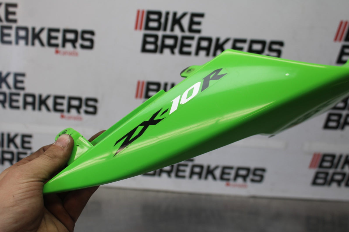 08 KAWASAKI NINJA ZX10R RIGHT REAR BACK TAIL FAIRING COWL SHROUD BB902
