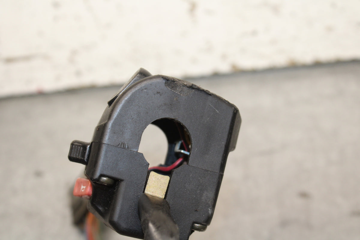 03-04 TRIUMPH DAYTONA 600 LEFT CLIP ON HANDLE HORN SIGNALS SWITCH SWITCHES BB745