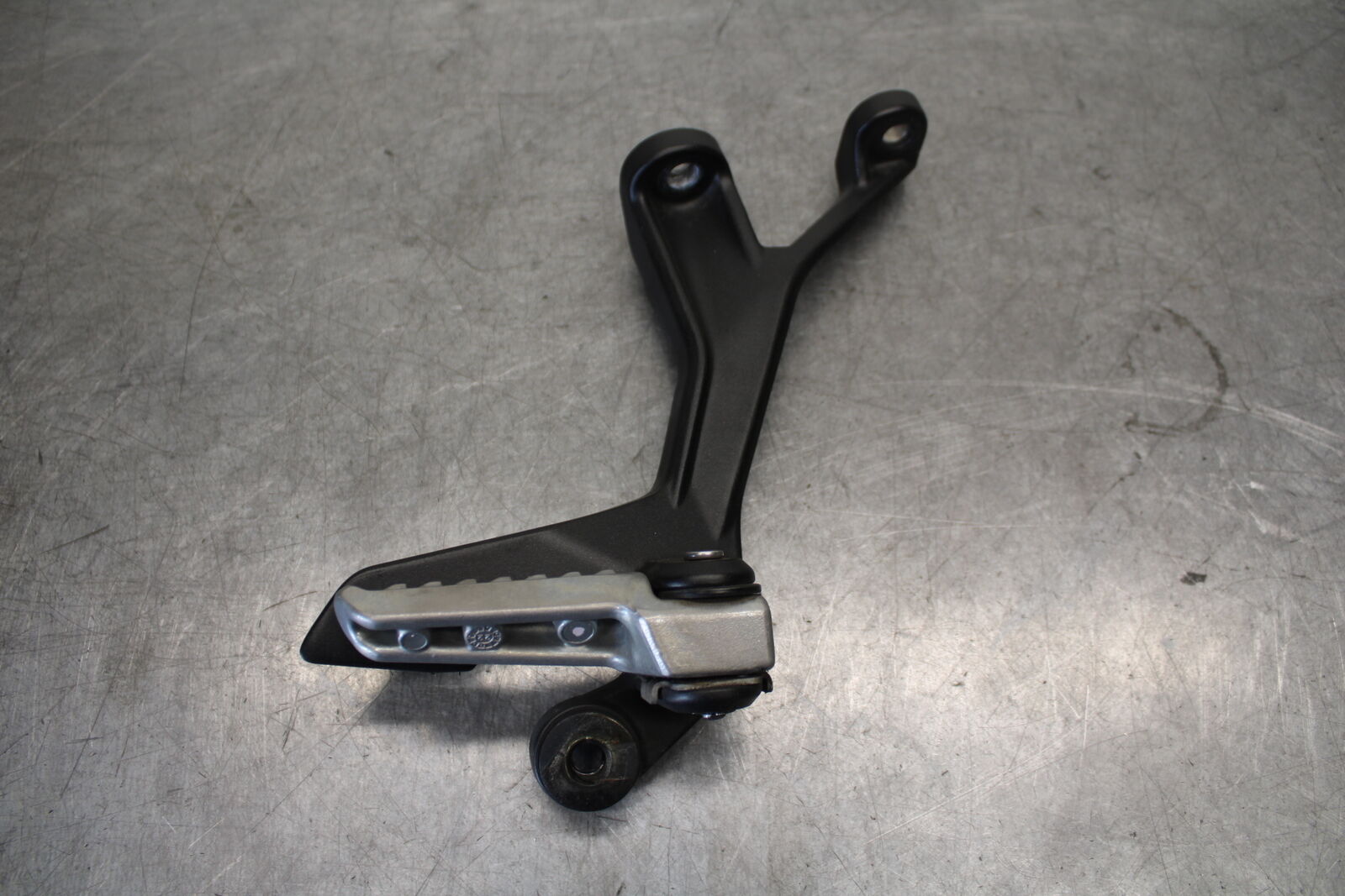 18-23 KAWASAKI NINJA 400 REAR BACK PASSENGER PEG SET PAIR BB679