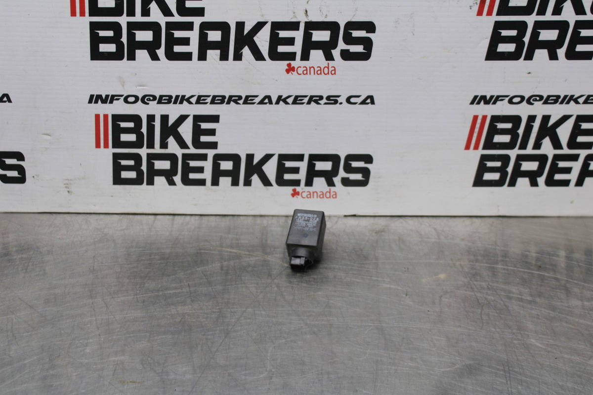18 HONDA CB500F TURN SIGNAL BLINKER RELAY FLASHER SWITCH BB861