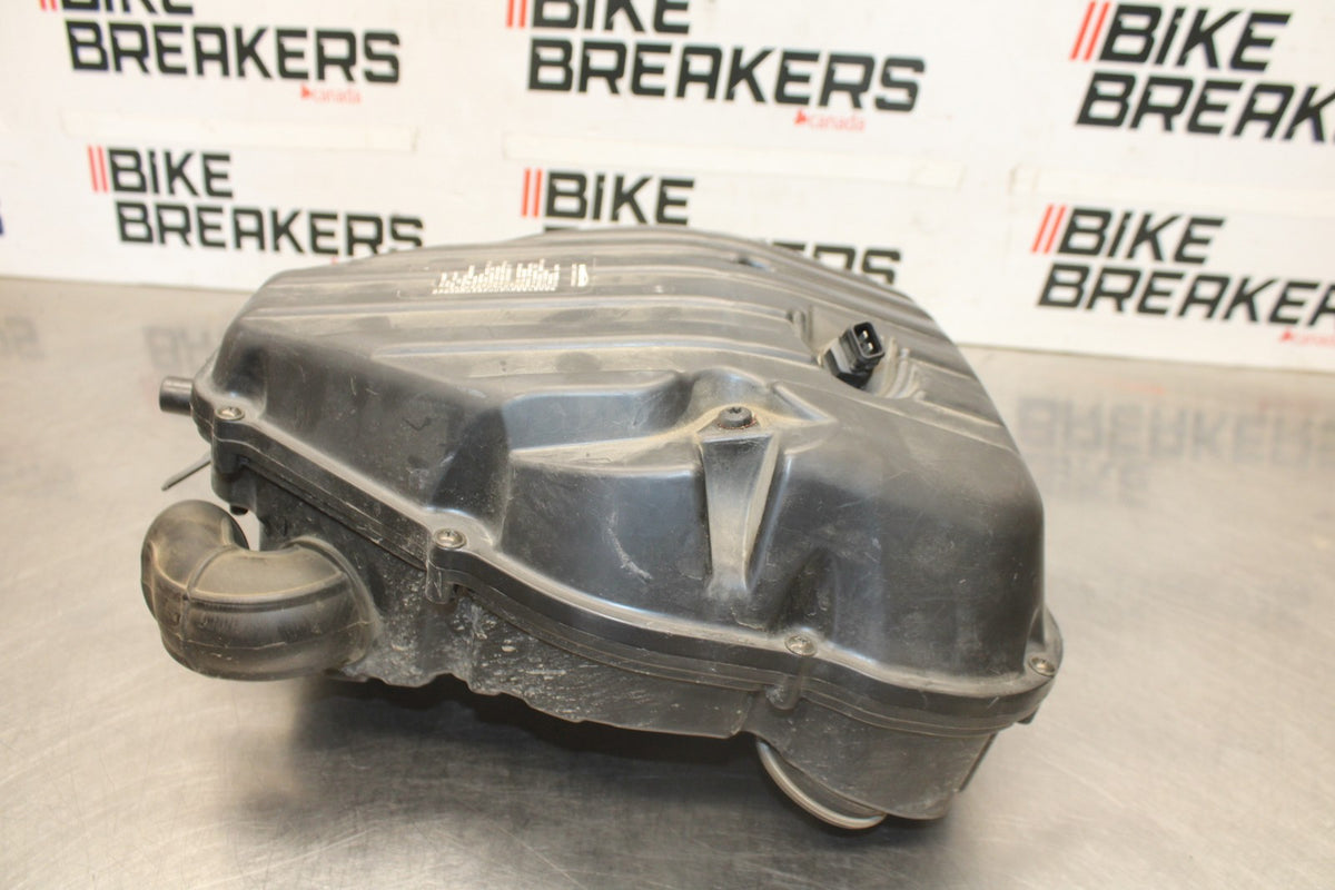 05-08 TRIUMPH SPEED TRIPLE 1050 AIRBOX AIR INTAKE FILTER BOX BB933