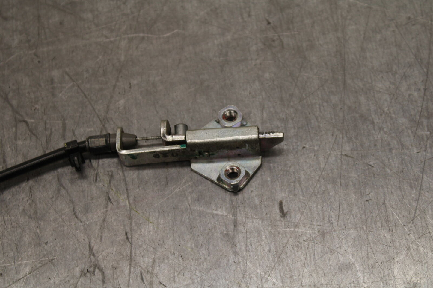 19-22 KAWASAKI Z400 REAR PASSENGER SEAT LATCH LOCK ASSEMBLY BB738
