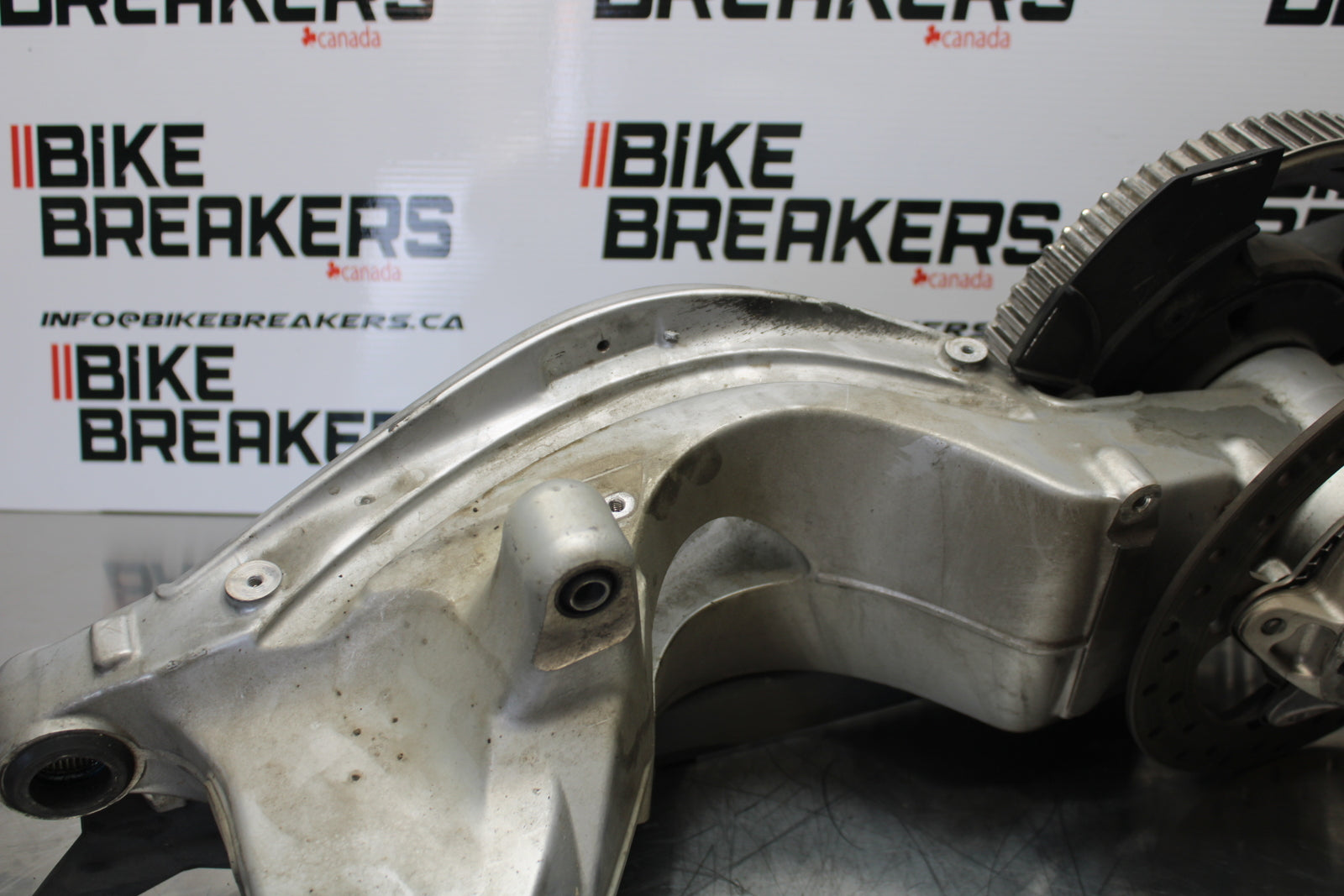 06-12 BMW F800ST REAR SWINGARM BACK SUSPENSION SWING ARM BB144