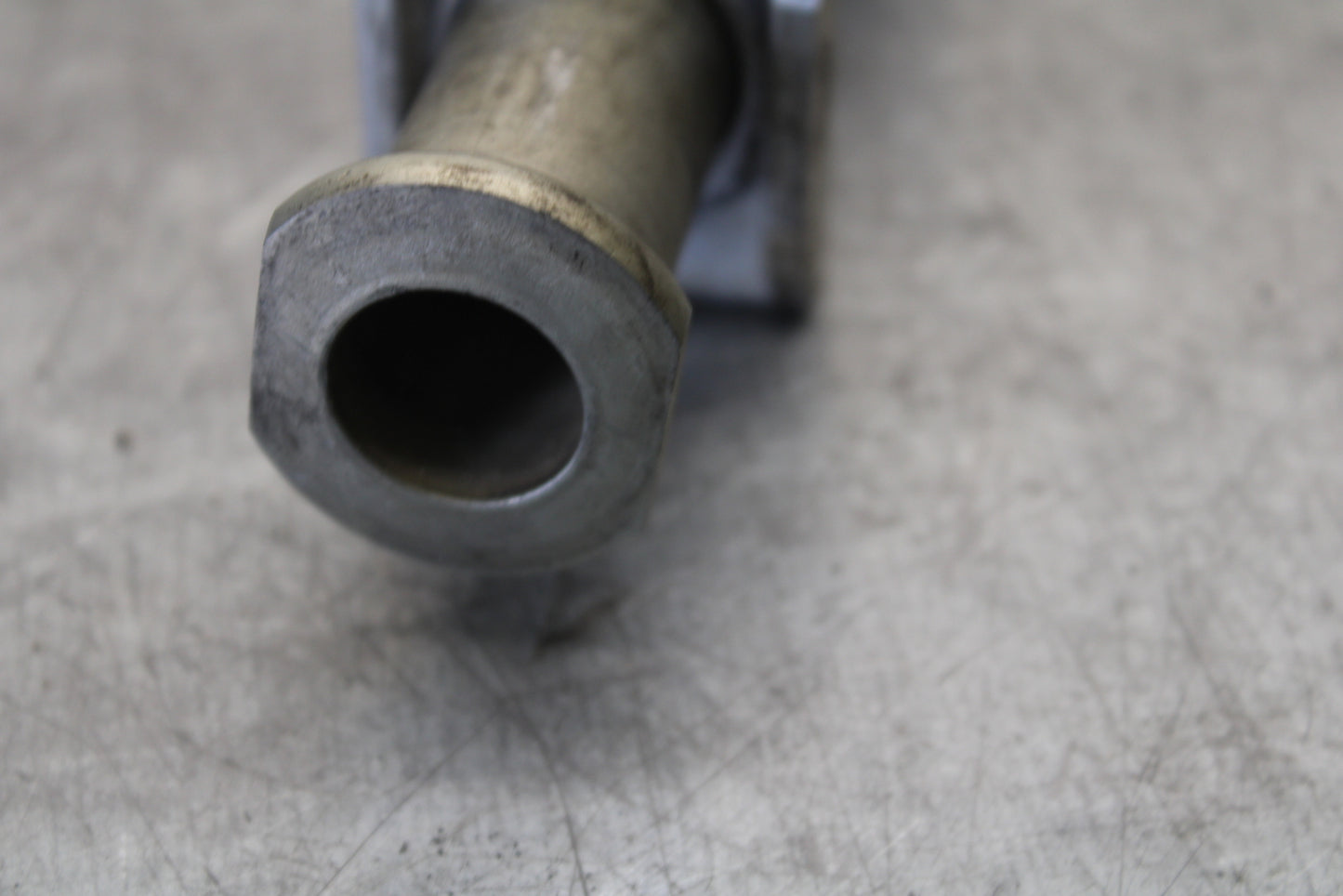 13-18 KAWASAKI NINJA ZX6R REAR AXLE BACK WHEEL RIM PIVOT BOLT AXEL BB682