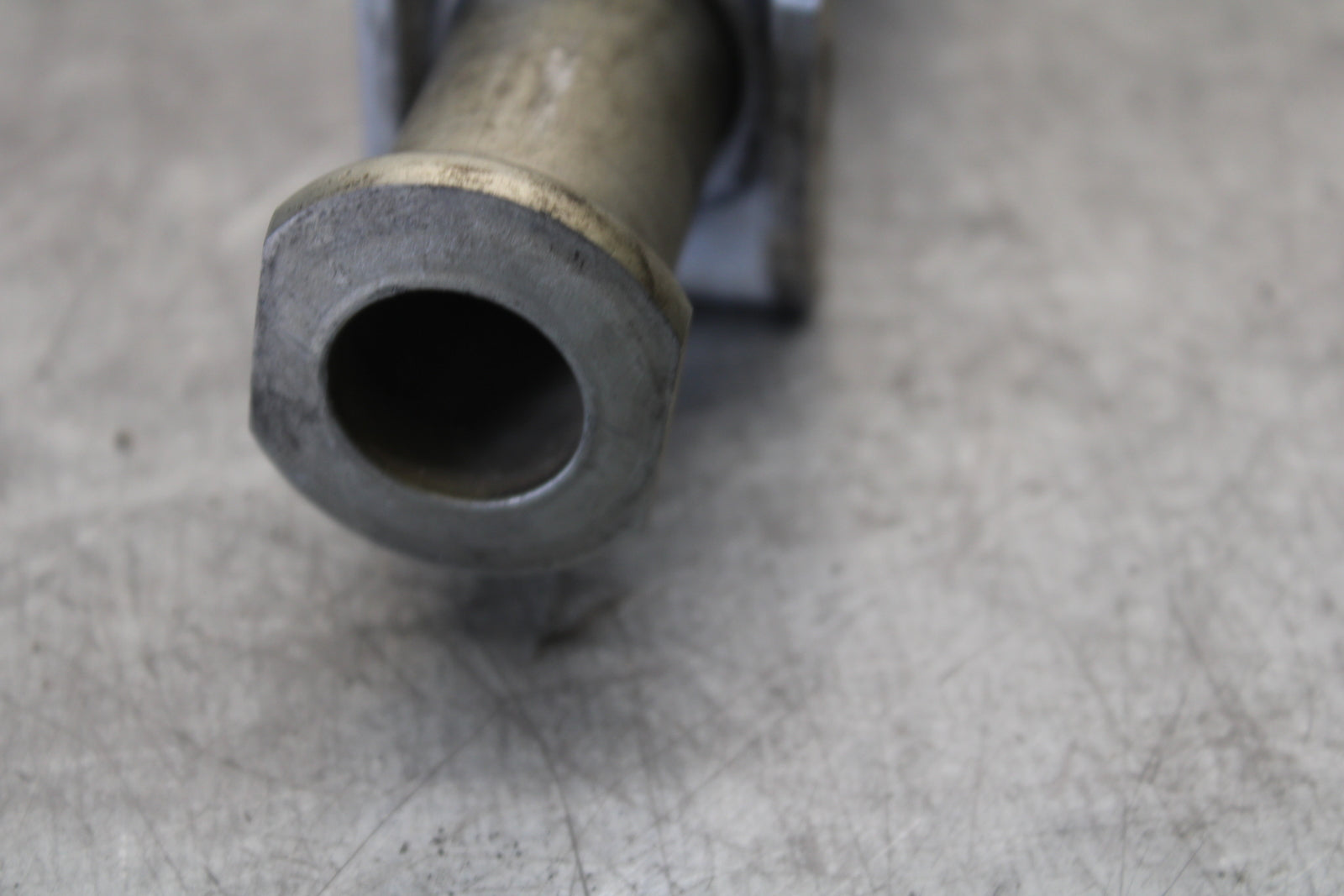 13-18 KAWASAKI NINJA ZX6R REAR AXLE BACK WHEEL RIM PIVOT BOLT AXEL BB682