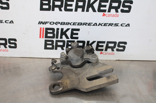 15 TRIUMPH TIGER 800 REAR BACK BRAKE CALIPER W MOUNT BRACKET BB873