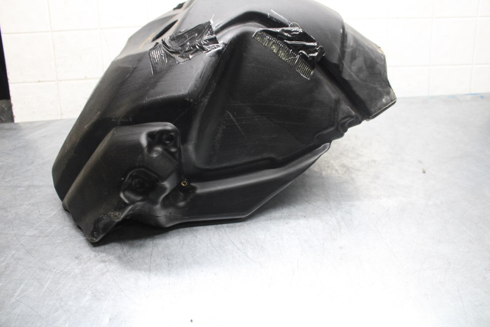 2009 Aprilia Shiver 750 SL750 GAS TANK FUEL CELL PETROL RESERVOIR BB506