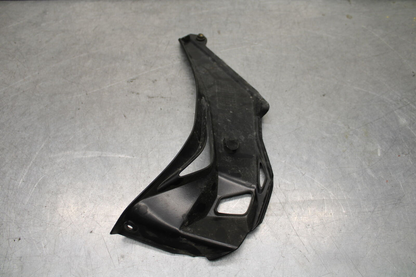 16 KAWASAKI NINJA ZX10R RIGHT FRONT DUCT COVER  BB650