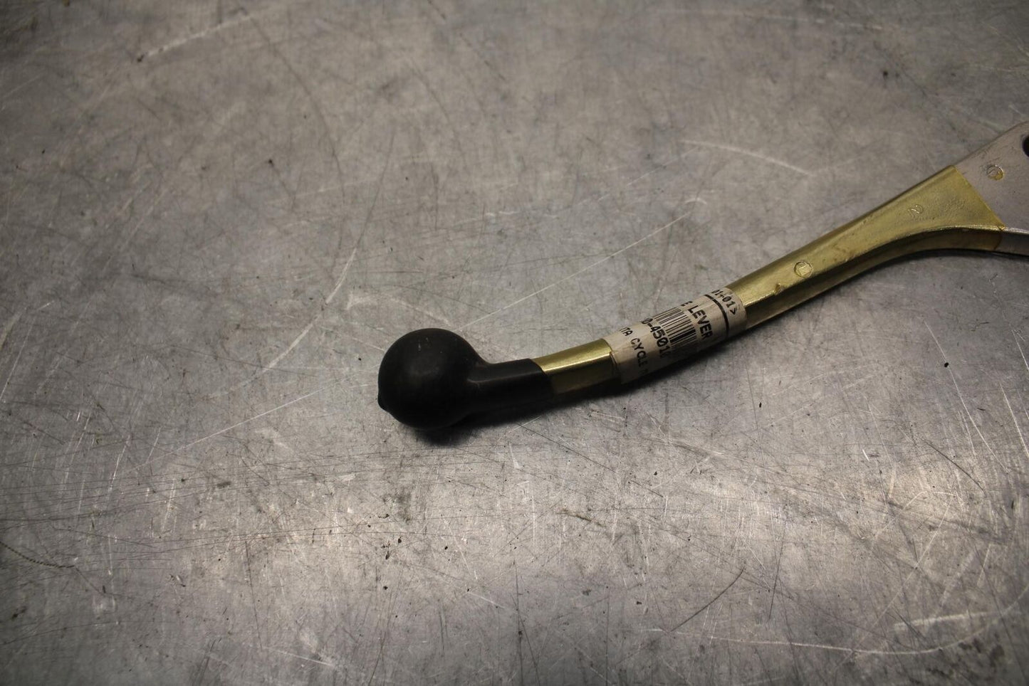 1975 Suzuki GT750  RIGHT CLIPON HANDLEBAR BRAKE LEVER 57420-45010 BB37