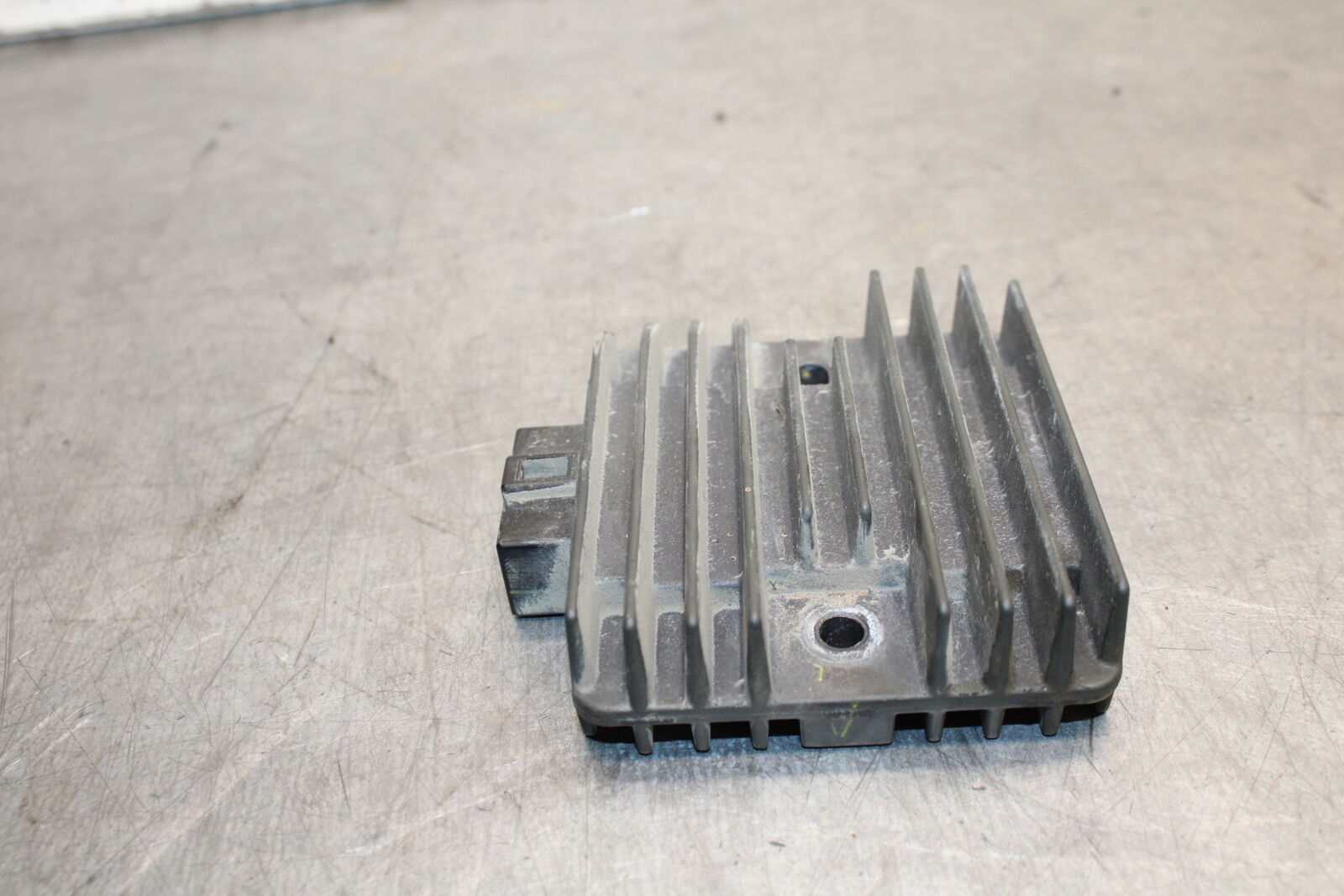 09-15 YAMAHA FZ6R RECTIFIER VOLTAGE REGULATOR  BB686