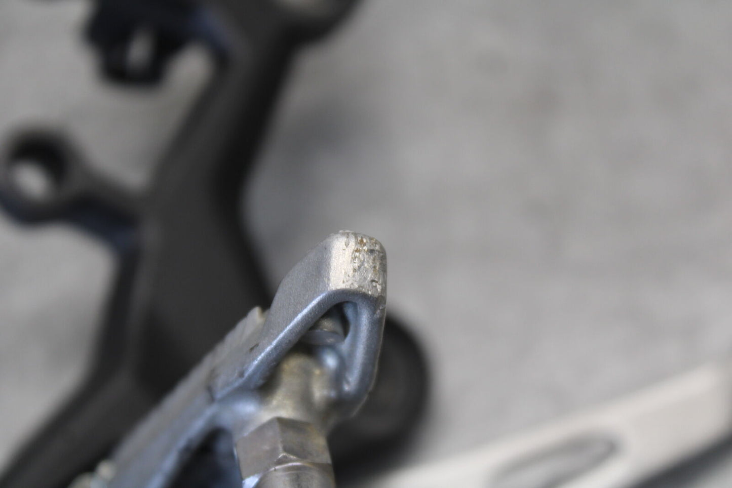 18-23 KAWASAKI NINJA 400 RIGHT REARSET REAR SET DRIVER FOOT PEG REST STOP BB679