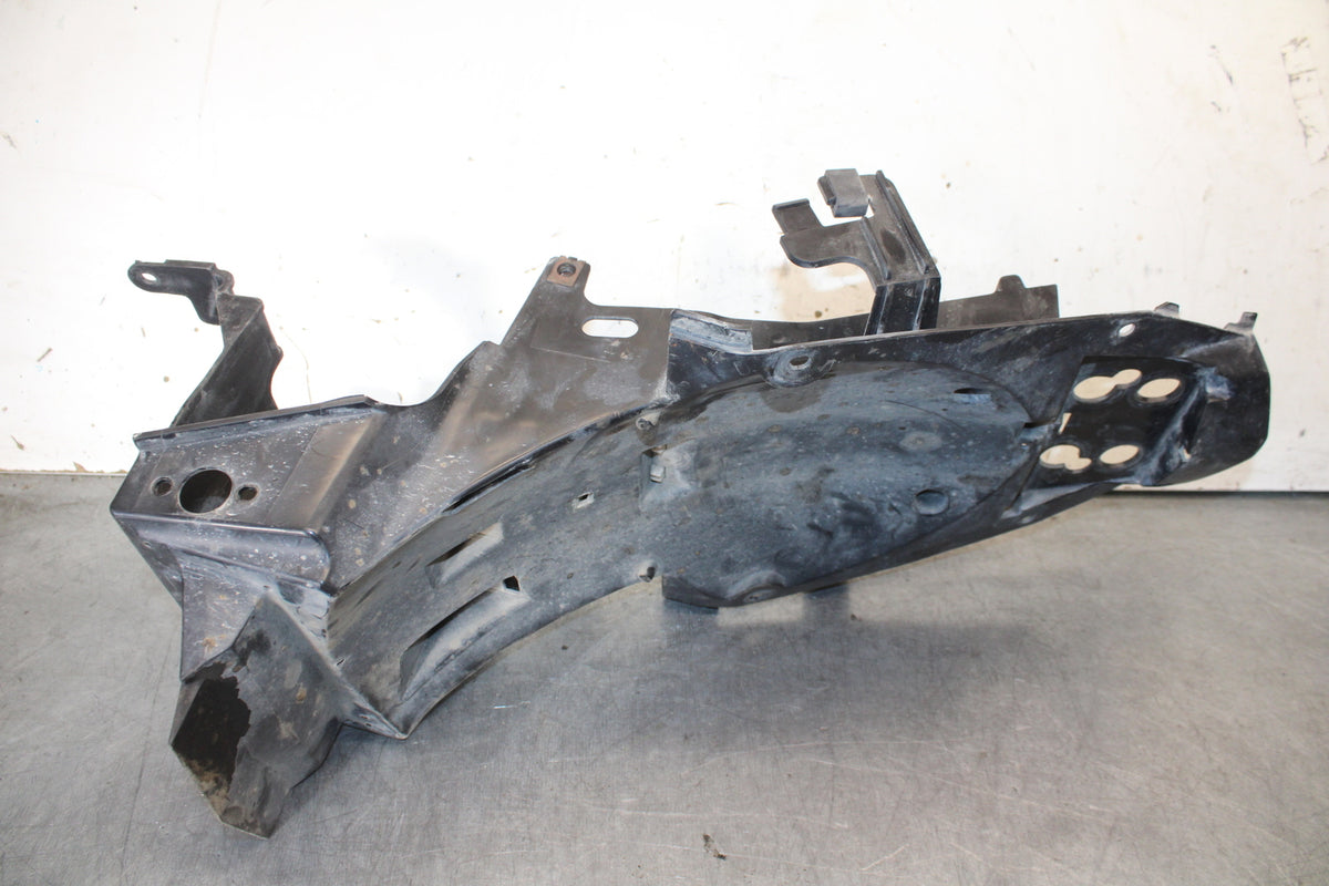 09-15 YAMAHA FZ6R REAR BACK TAIL UNDERTAIL BATTERY TRAY PLASTIC BB686