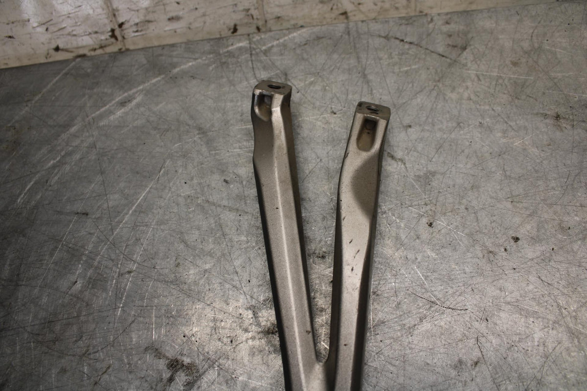2007 Yamaha YZF R1 LEFT REAR PASSENGER PEG 5JJ-27431-10-00 5VY-2741L-00-00 BB523