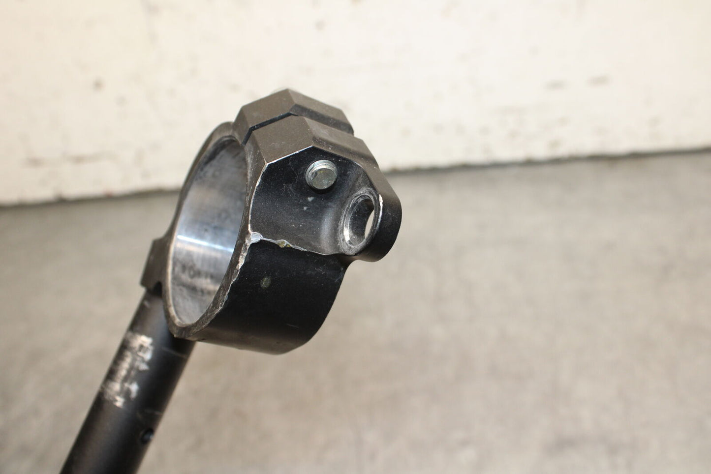 13-17 KAWASAKI NINJA ZX6R ZX636E RIGHT CLIP ON HANDLEBAR BB735