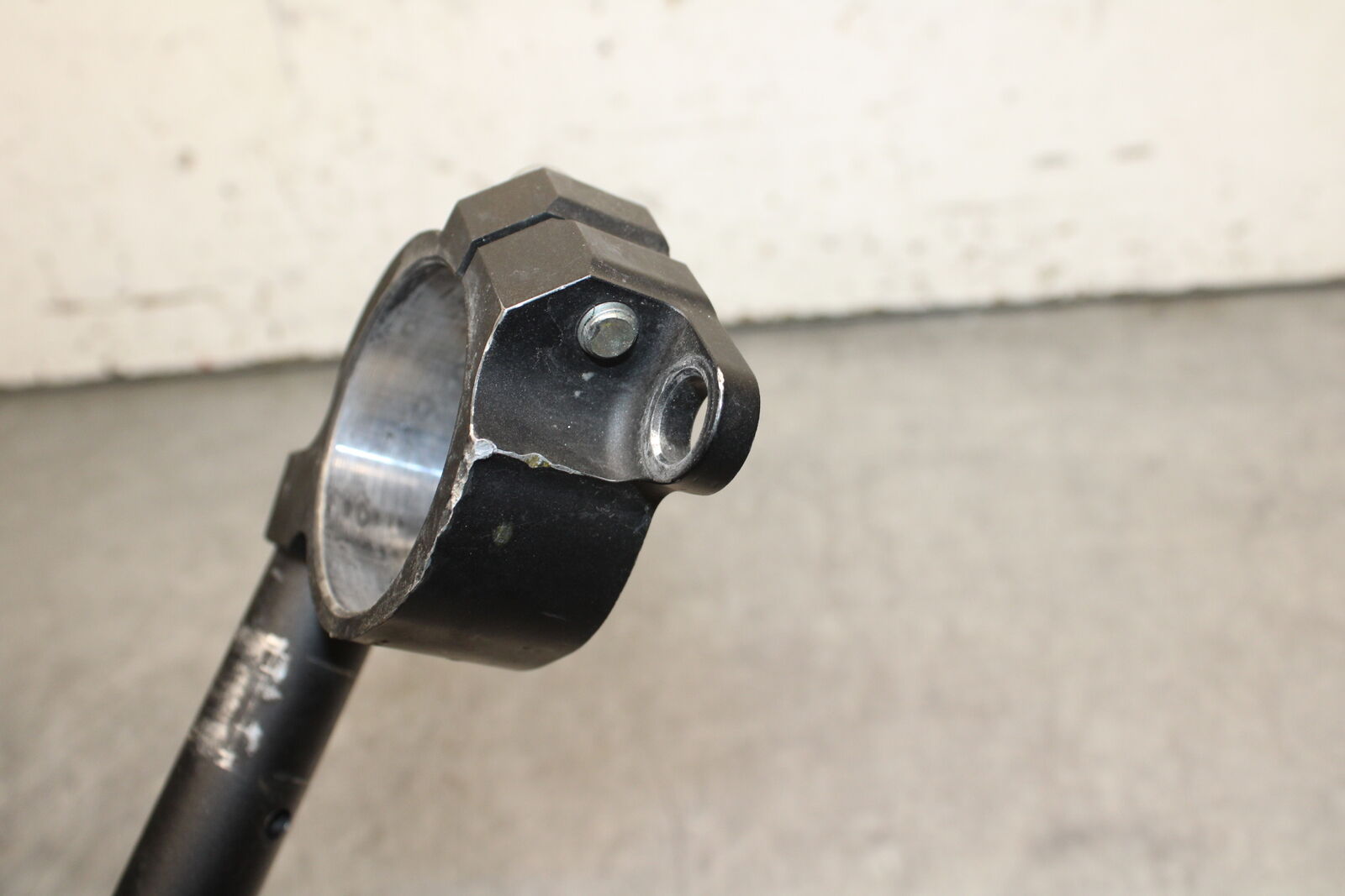 13-17 KAWASAKI NINJA ZX6R ZX636E RIGHT CLIP ON HANDLEBAR BB735