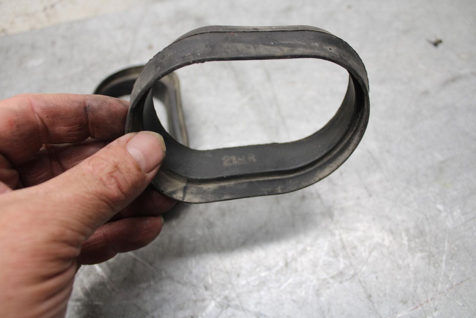 2007 Suzuki GSXR1000 RIGHT LEFT AIR INTAKE DUCT SEALS RUBBER BB44
