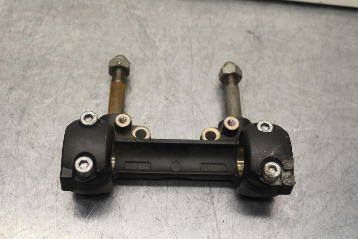 2007 Yamaha V Star 1300 XVS1300A HANDLEBAR RISERS BB78