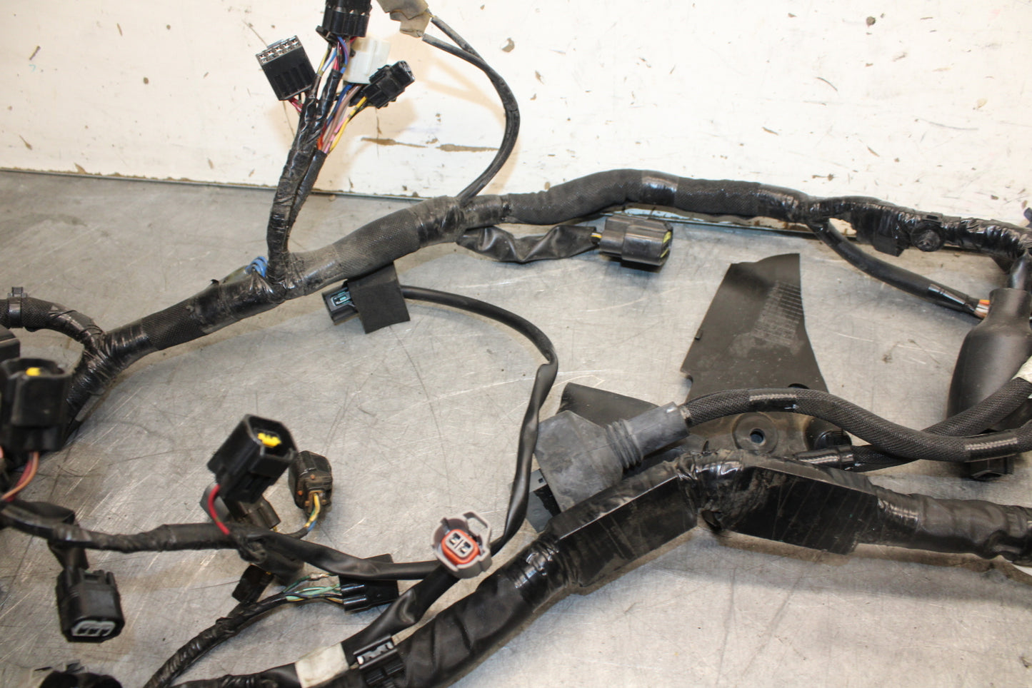 13-18 KAWASAKI NINJA ZX6R MAIN ENGINE WIRING HARNESS WIRE LOOM 26031-1548 BB682