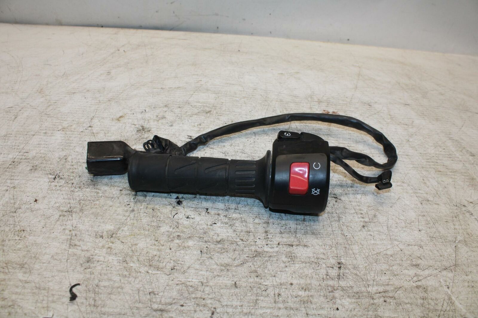 12-13 KAWASAKI EX300 NINJA RIGHT CLIP ON HANDLE KILL OFF START SWITCH BB373