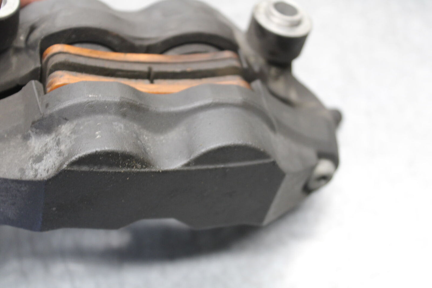 05-06 SUZUKI GSXR1000 RIGHT LEFT FRONT BRAKE CALIPER SET PAIR CALIPERS BB663