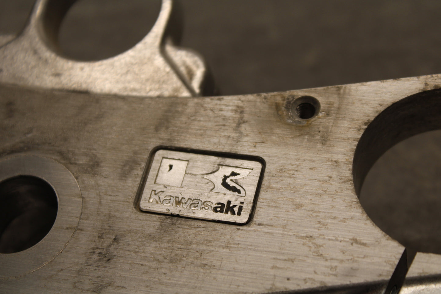 00-02 KAWASAKI NINJA ZX6R FORKS UPPER TRIPLE TREE CLAMP BB750