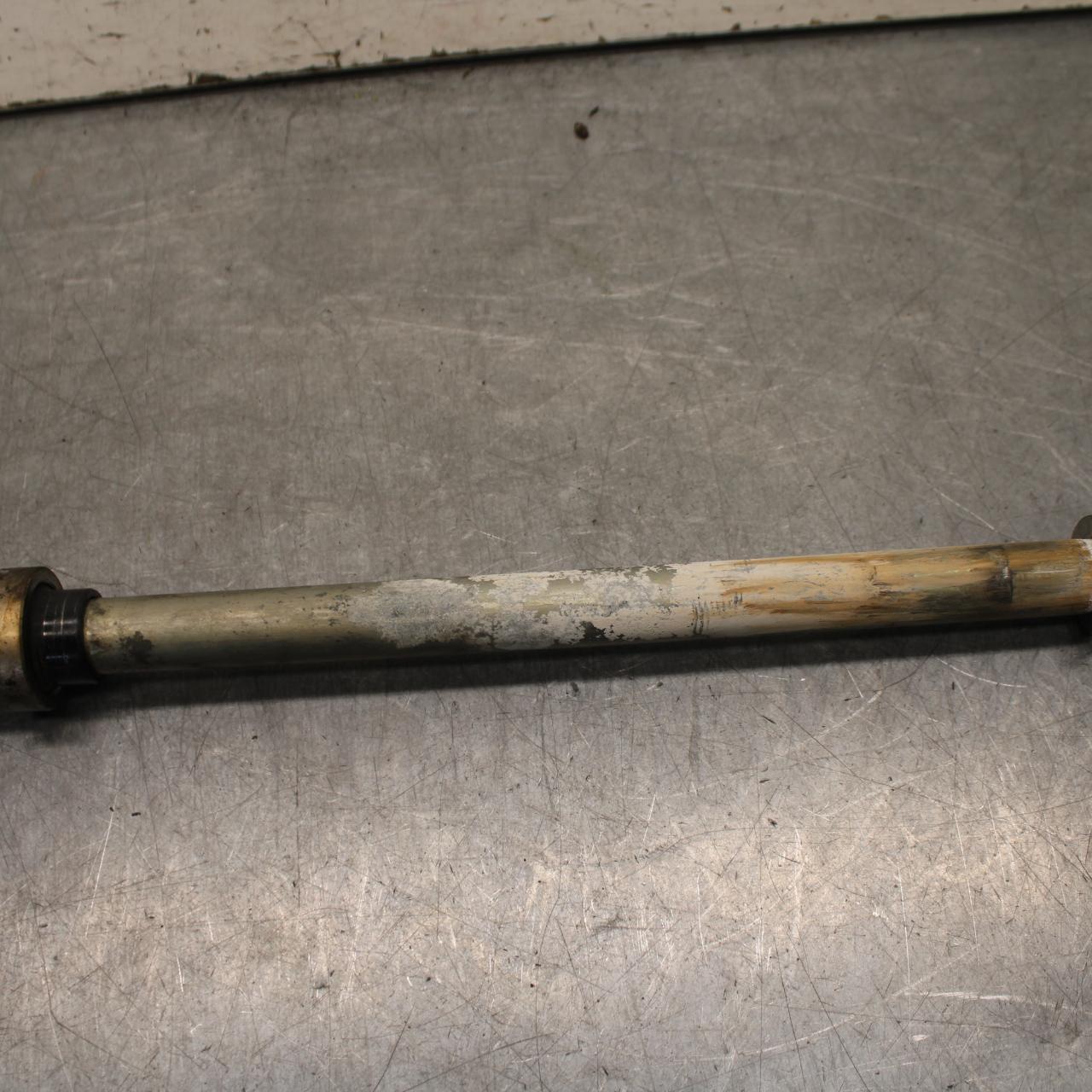 21 KAWASAKI NINJA ZX6R REAR BACK SWINGARM BOLT SUSPENSION PIVOT AXLE BB647