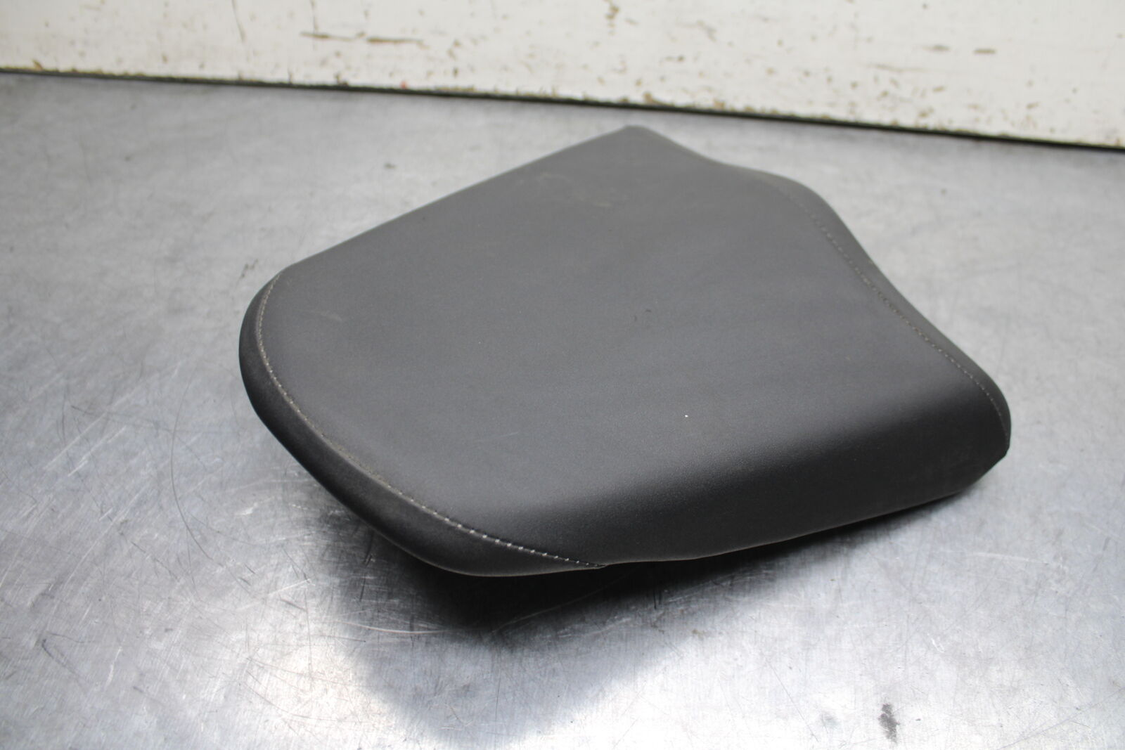 15-16 HONDA CB300F REAR BACK PASSENGER TANDEM SEAT PAD SADDLE PILLION BB740