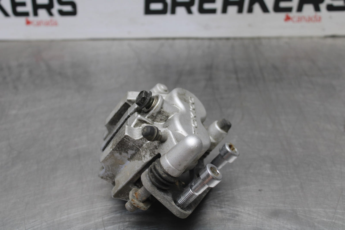05-09 SUZUKI BOULEVARD C90 RIGHT LEFT FRONT BRAKE CALIPER SET PAIR BB918