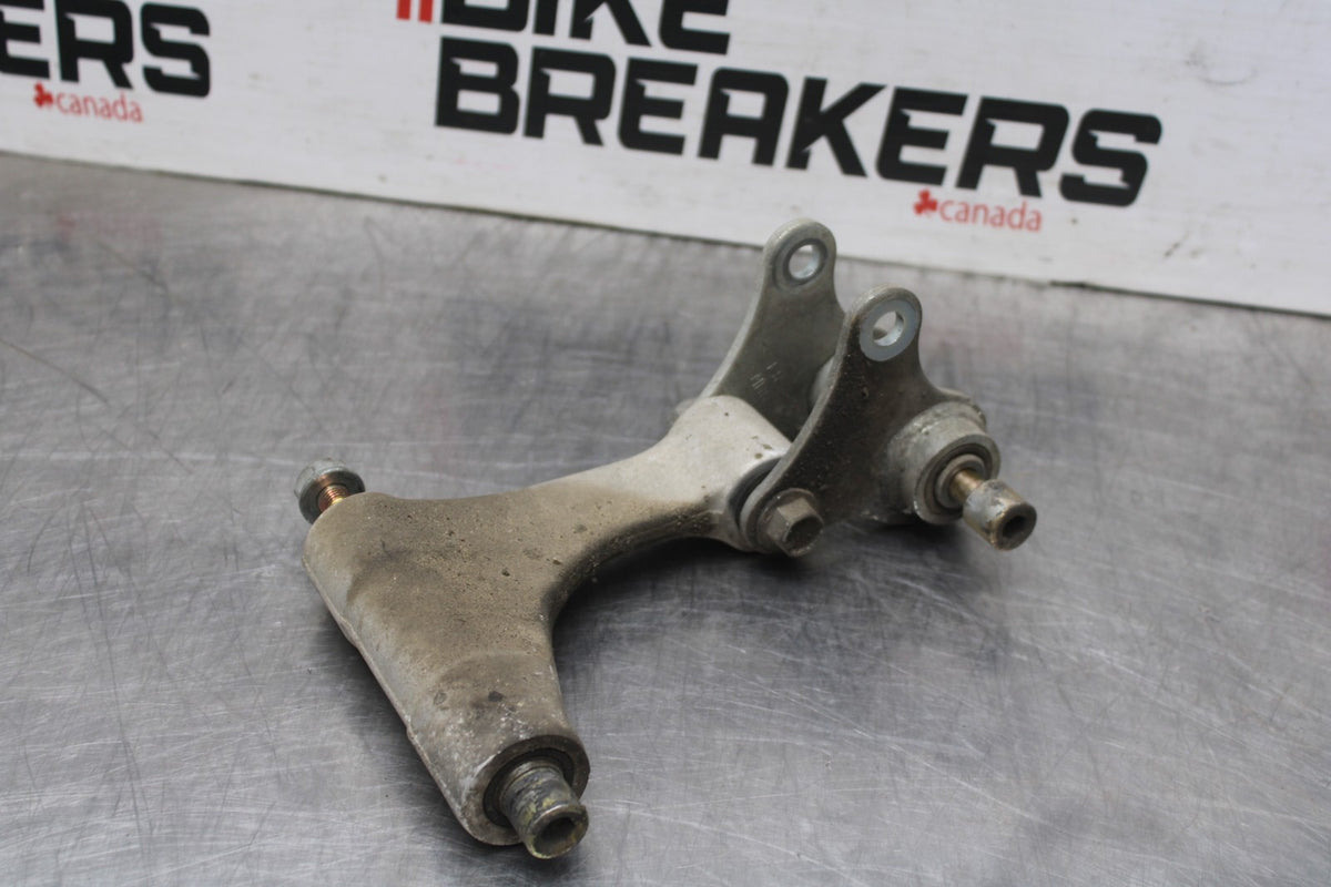 98-05 HONDA SUPER HAWK 1000 VTR1000F REAR DOGBONE SHOCK LINKAGE LINK BB924