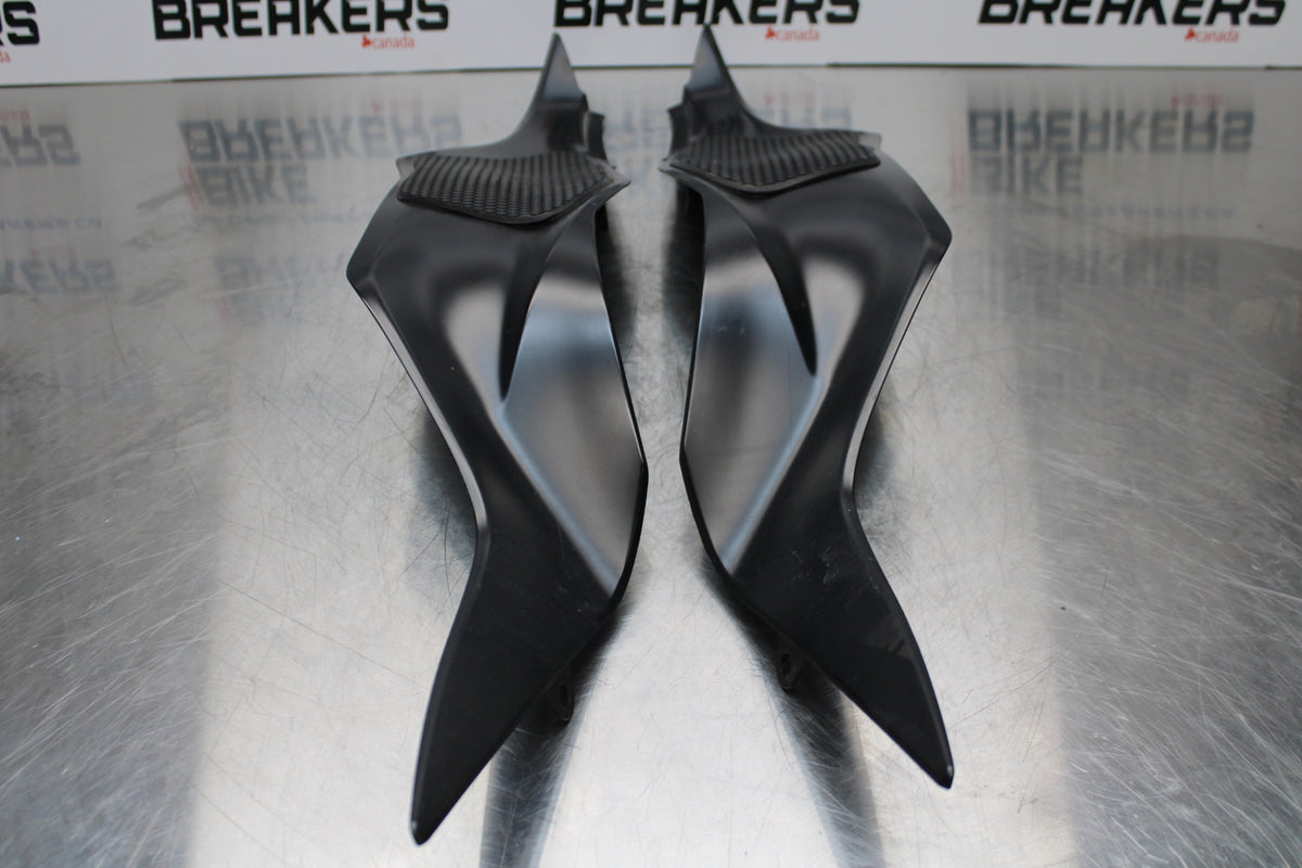 13-18 KAWASAKI NINJA ZX6R RIGHT LEFT GAS TANK PANELS COVERS TRIM SET COWLS BB143