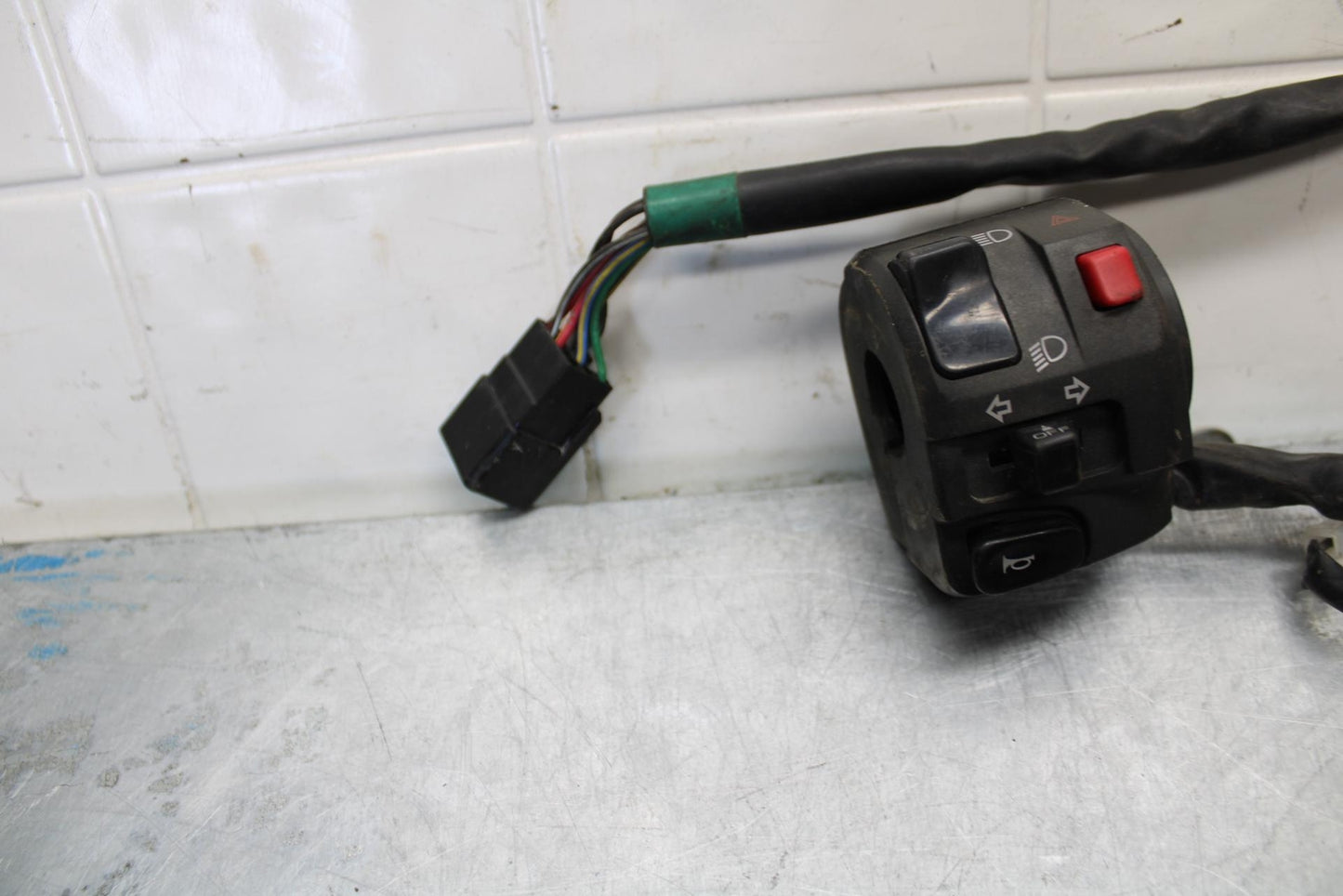 06-07 KAWASAKI NINJA ZX14R LEFT CLIP ON HANDLE SIGNALS SWITCH SWITCHES BB433