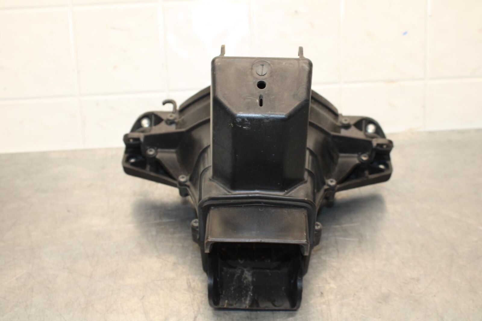 2011 Kawasaki Ninja ZX6R ZX600R RAM AIR INTAKE TUBE DUCT 39045-0039 BB587