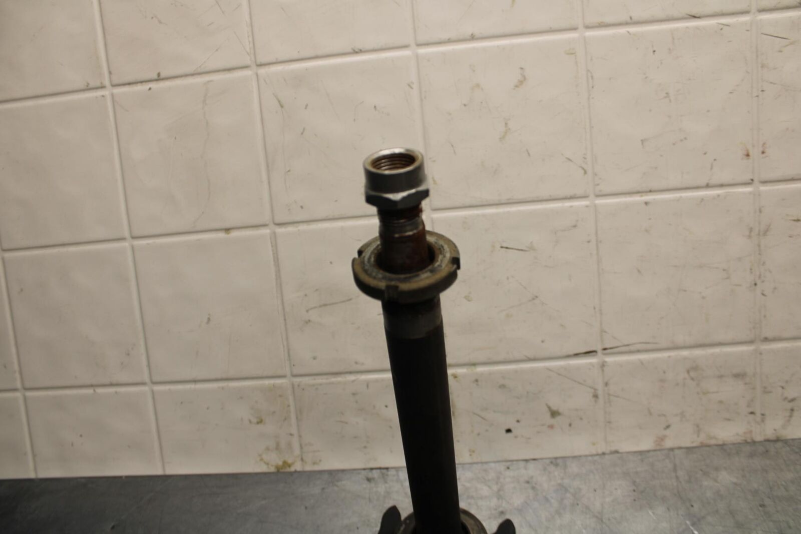 75 SUZUKI GT 550 FRONT FORKS CLAMP LOWER TRIPLE TREE STEM BB72