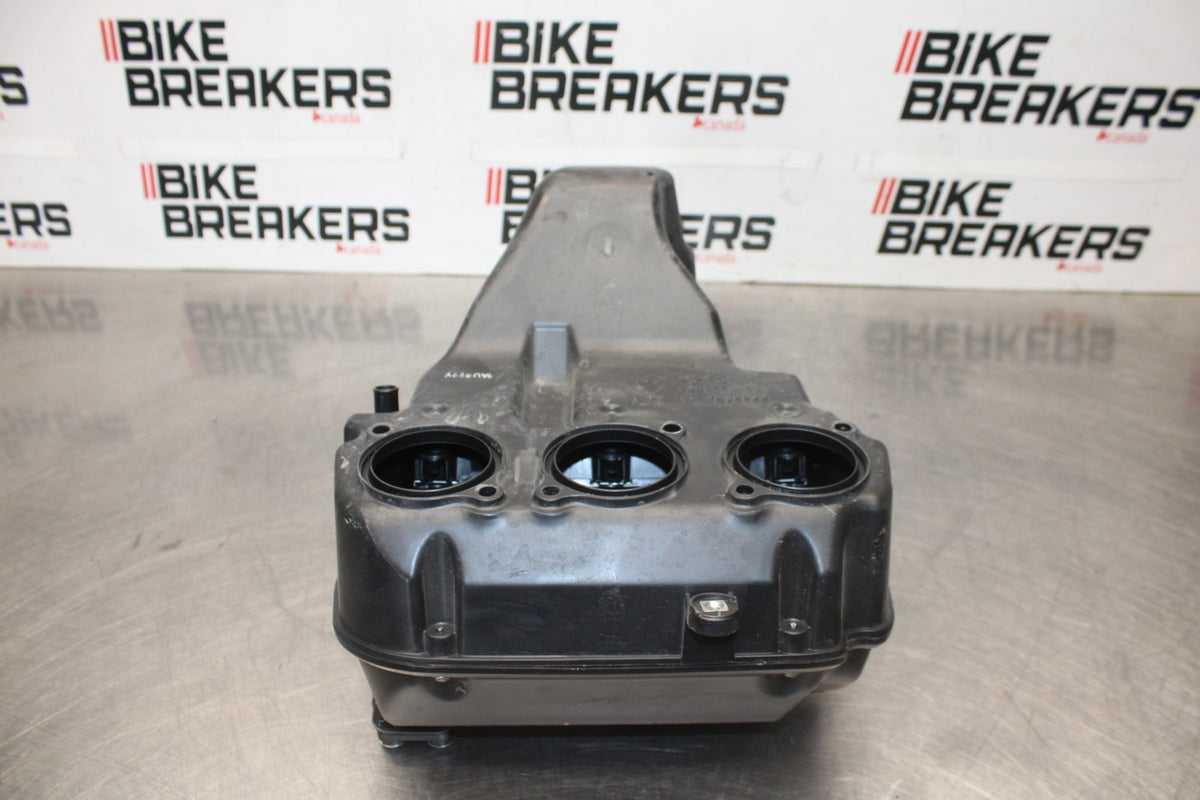 12 TRIUMPH STREET TRIPLE R AIRBOX AIR INTAKE FILTER BOX BB914