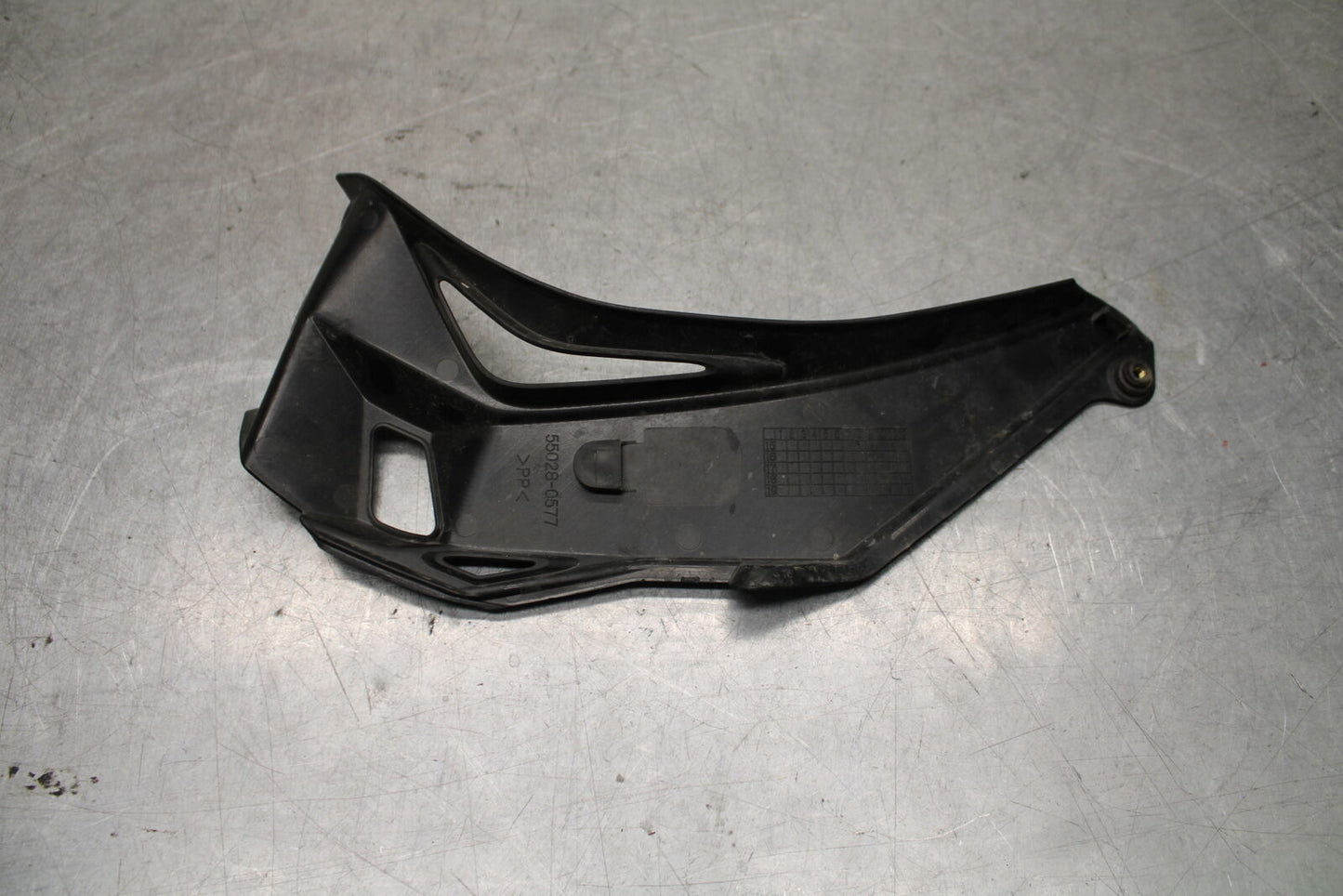 16 KAWASAKI NINJA ZX10R RIGHT FRONT DUCT COVER  BB650