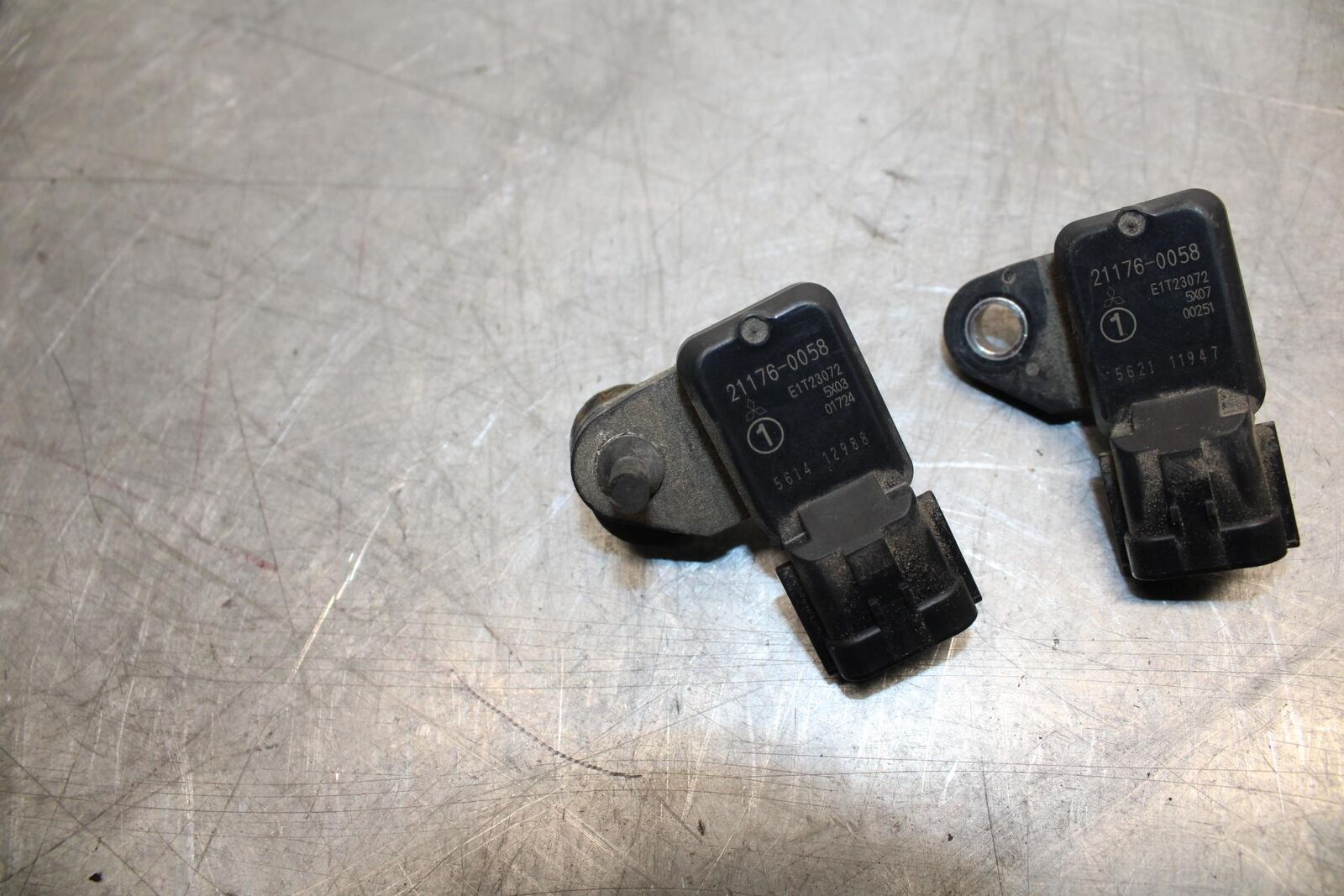 03-06 KAWASAKI Z1000 MAP MASS AIR FLOW PRESSURE SENSOR PAIR BB487