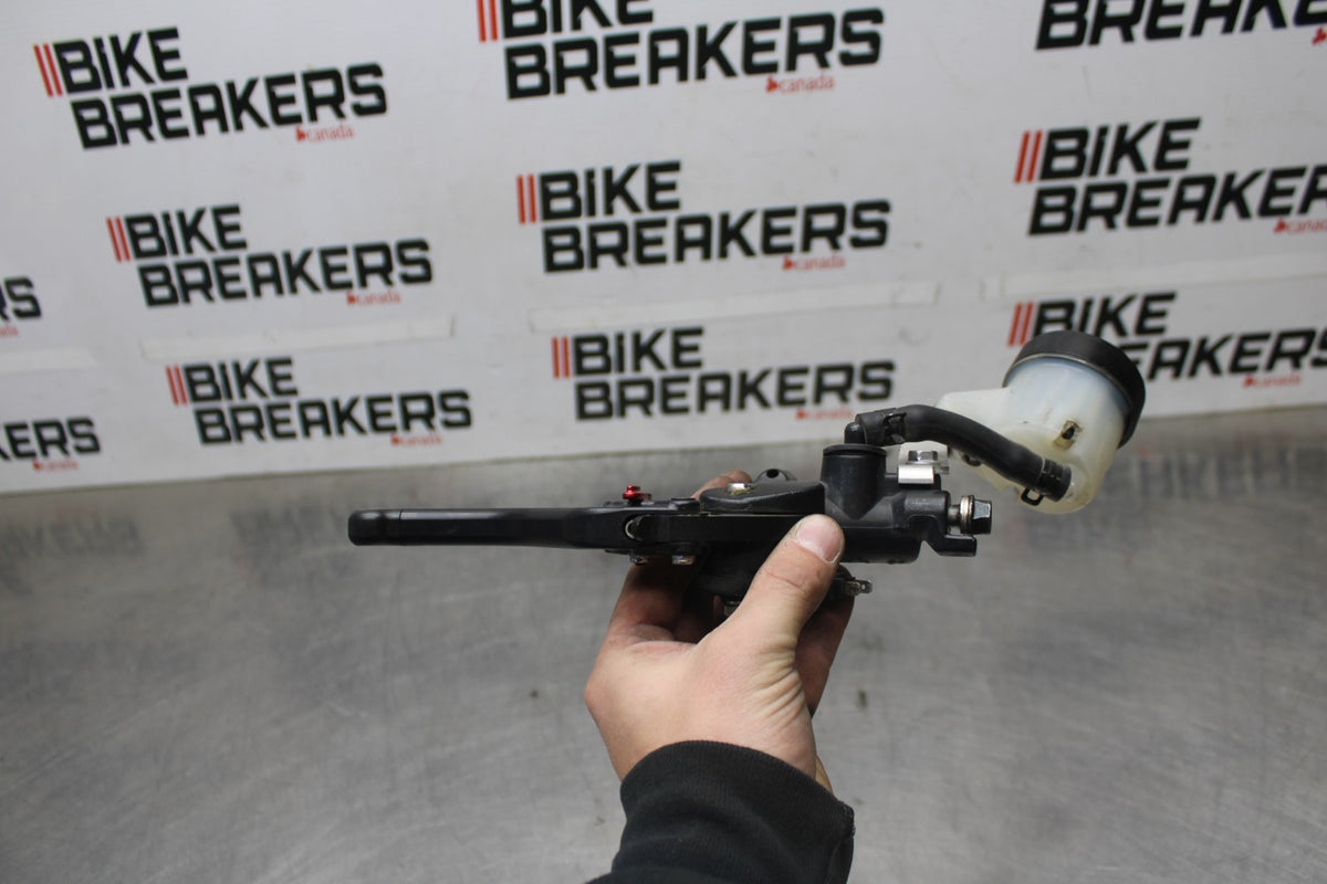 00-01 HONDA CBR929RR FRONT BRAKE MASTER CYLINDER w/ CRG LEVER BB925