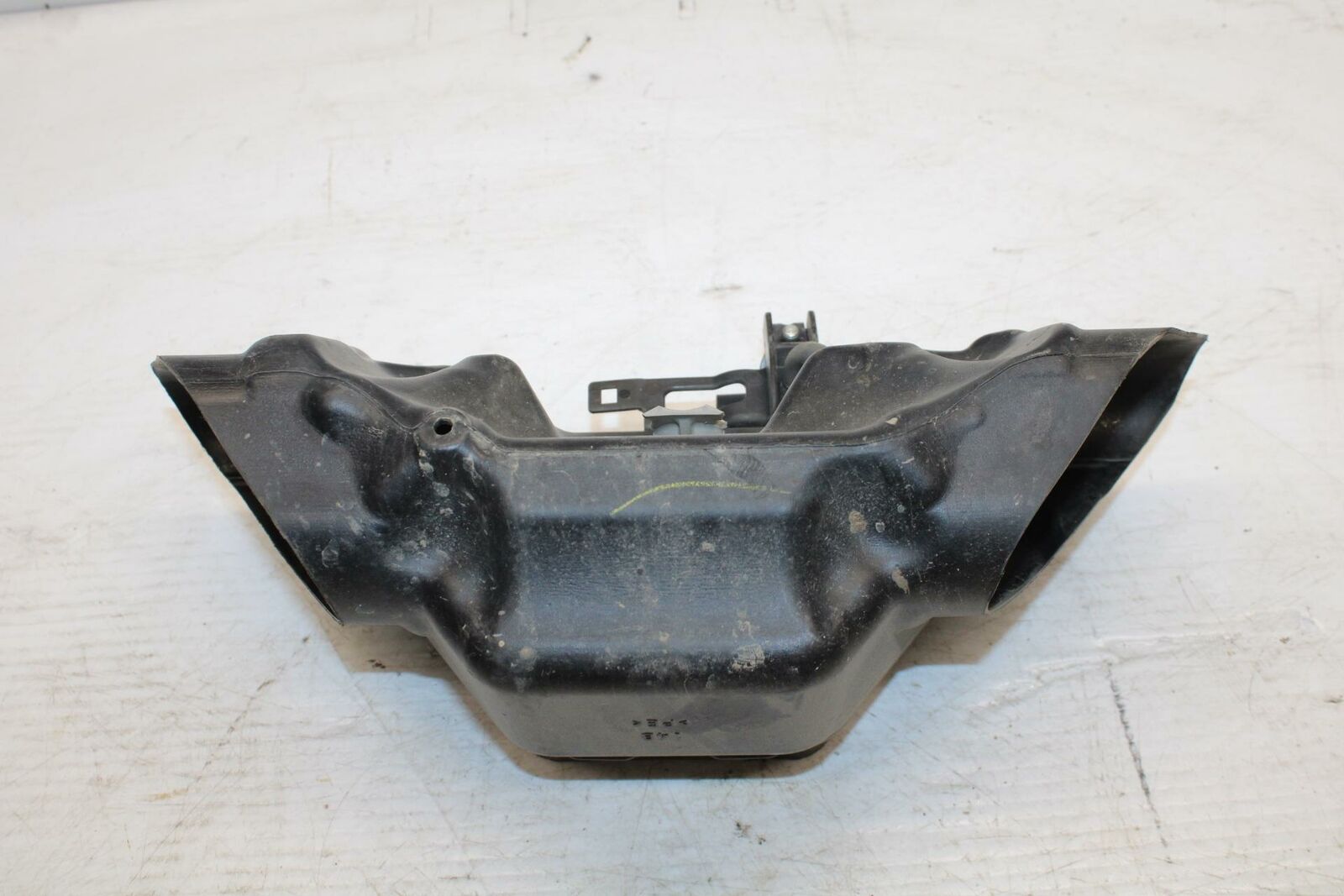 09-14 YAMAHA YZF R1 RAM AIR INTAKE TUBE DUCT BB286