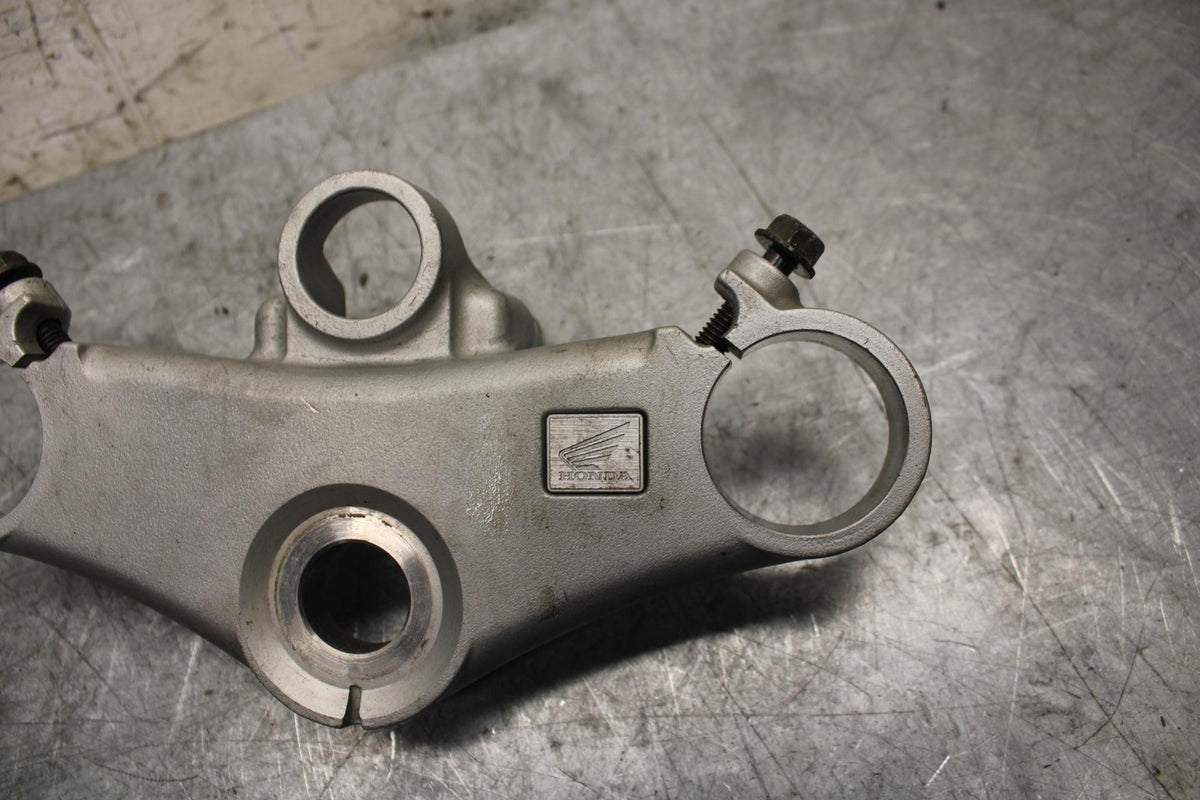 1999 Honda Super Hawk 1000 VTR1000F FORKS UPPER TRIPLE TREE CLAMP BB51