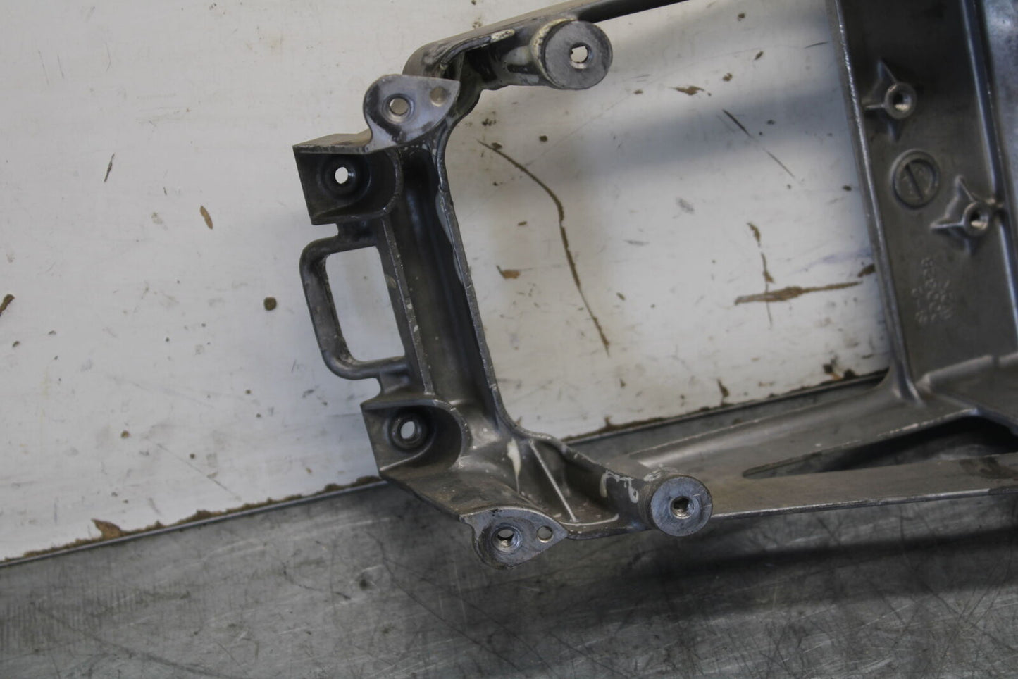 06-07 SUZUKI GSXR 600 REAR SUBFRAME BACK SUB FRAME BB694